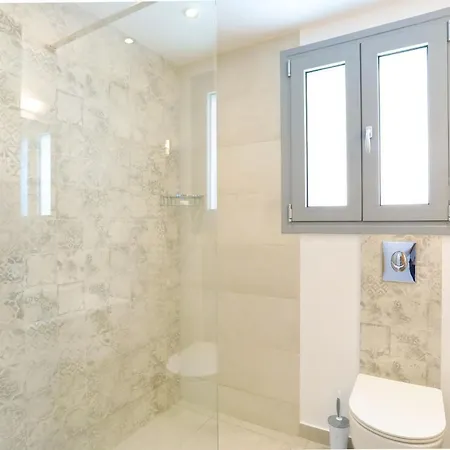 Brand New Loki With Large Infinity Pool Wifi And Sea Views *