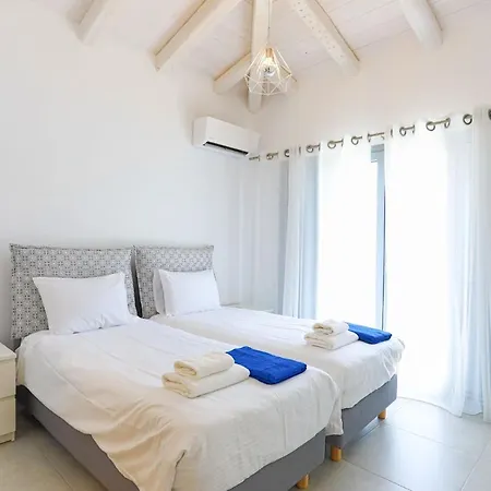 Brand New Loki With Large Infinity Pool Wifi And Sea Views Agnitsini