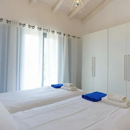 Villa Brand New Loki With Large Infinity Pool Wifi And Sea Views Agnitsini