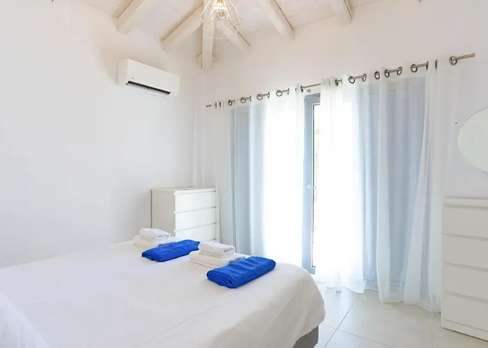 Villa Brand New Loki With Large Infinity Pool Wifi And Sea Views