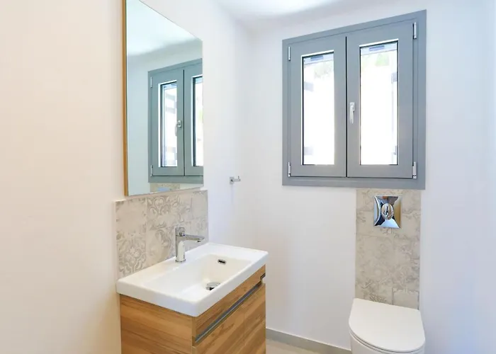 Brand New Loki With Large Infinity Pool Wifi And Sea Views Agnítsini