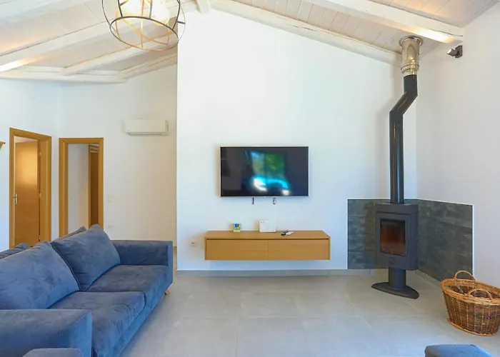 Villa Brand New Loki With Large Infinity Pool Wifi And Sea Views