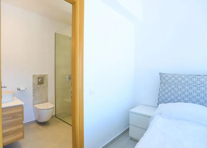 Brand New Loki With Large Infinity Pool Wifi And Sea Views Villa