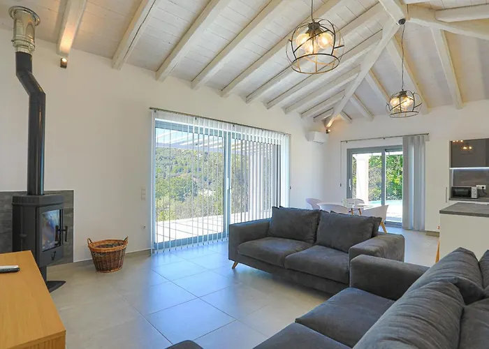 Brand New Loki With Large Infinity Pool Wifi And Sea Views *